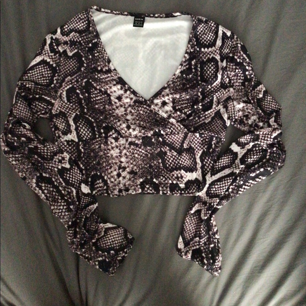 Snake print crop top xs